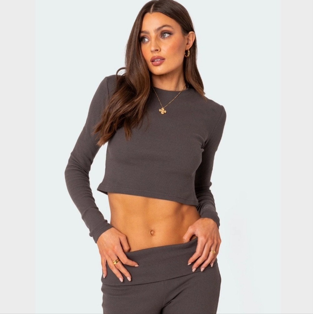 Edikted NWT Coffee Break Ribbed Long Sleeve Crop Top Dark Gray Small